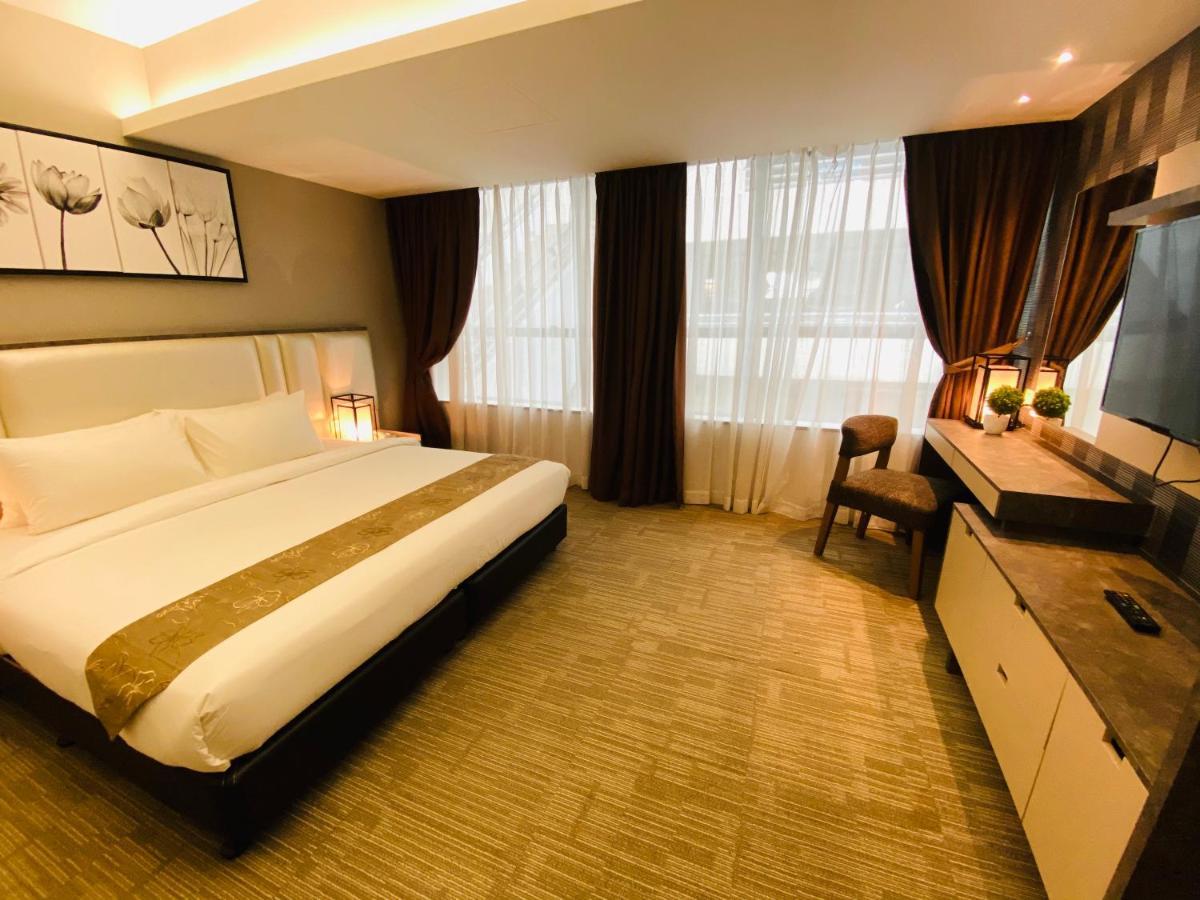 Glex Hotel Signature Johor Bahru Bagian luar foto