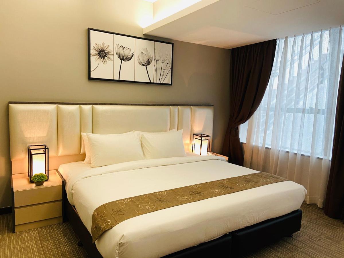 Glex Hotel Signature Johor Bahru Bagian luar foto