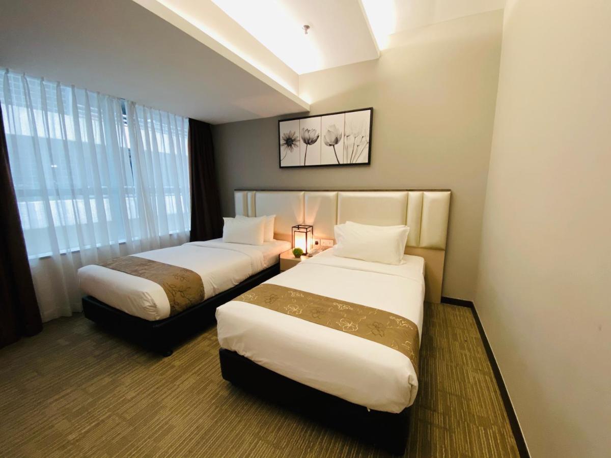Glex Hotel Signature Johor Bahru Bagian luar foto