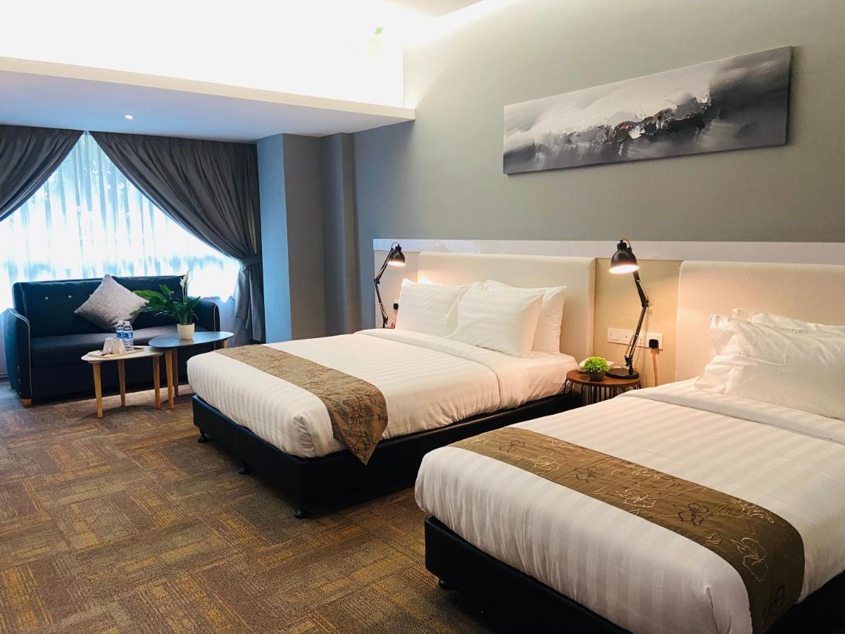Glex Hotel Signature Johor Bahru Bagian luar foto