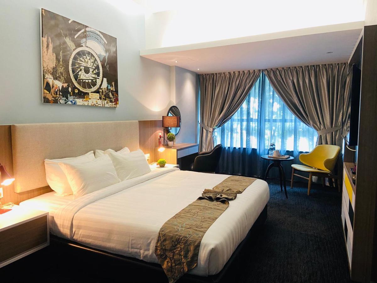 Glex Hotel Signature Johor Bahru Bagian luar foto