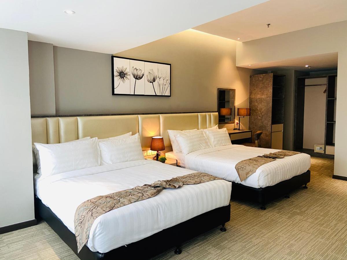Glex Hotel Signature Johor Bahru Bagian luar foto