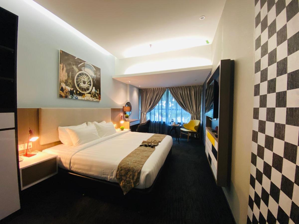 Glex Hotel Signature Johor Bahru Bagian luar foto