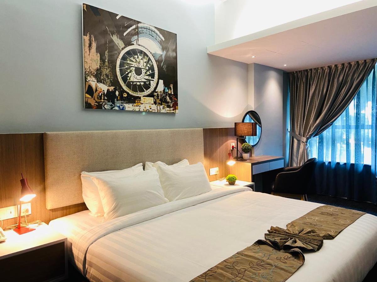 Glex Hotel Signature Johor Bahru Bagian luar foto