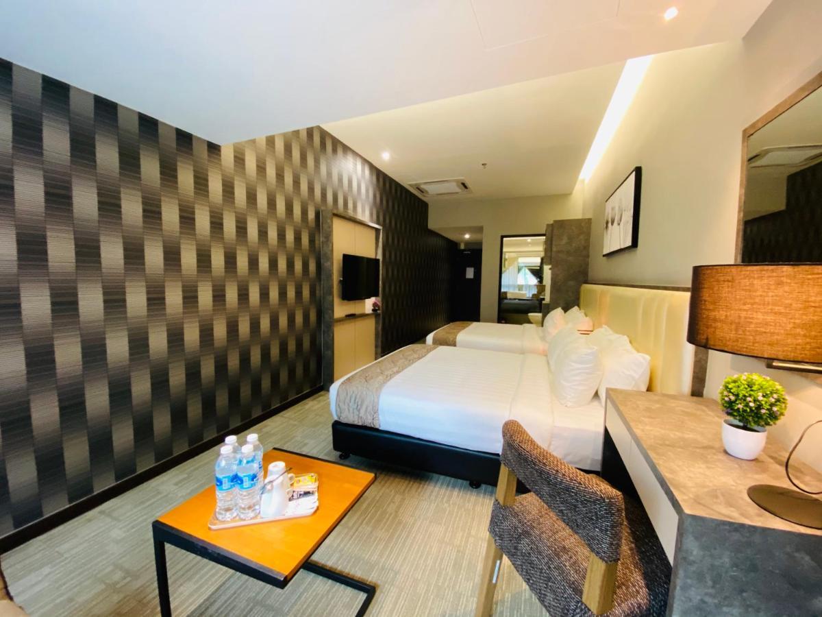 Glex Hotel Signature Johor Bahru Bagian luar foto