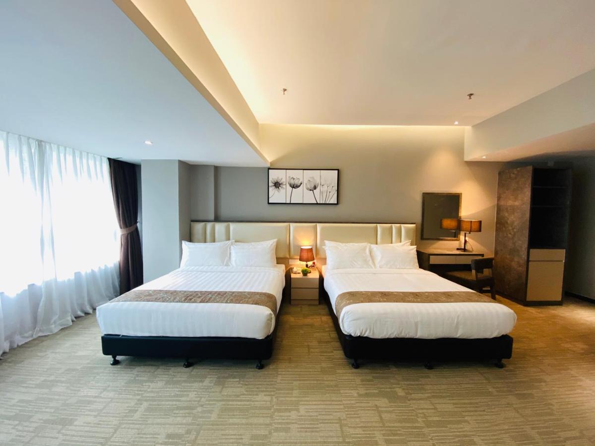 Glex Hotel Signature Johor Bahru Bagian luar foto