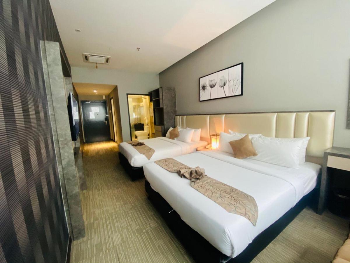 Glex Hotel Signature Johor Bahru Bagian luar foto