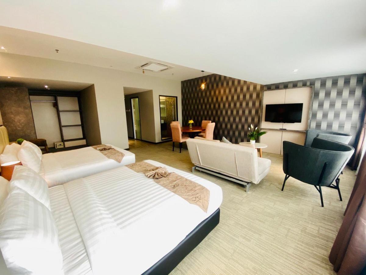 Glex Hotel Signature Johor Bahru Bagian luar foto