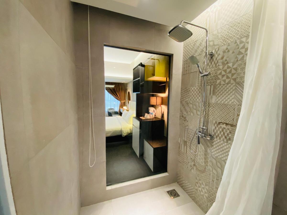 Glex Hotel Signature Johor Bahru Bagian luar foto